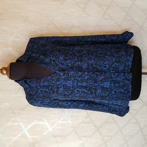 Larsen Gray Top Womens Size Medium Blue and Black Long Sleeve